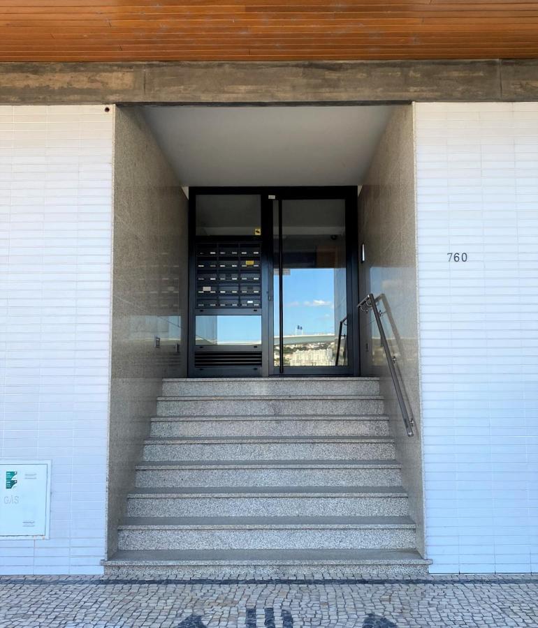 Riverfront Haven Family'S Choice With Free Garage Porto Exterior photo